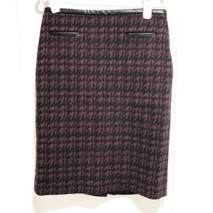 Talbots Houndstooth Knit Pencil Skirt isn Black.Wildberry size 0P petite